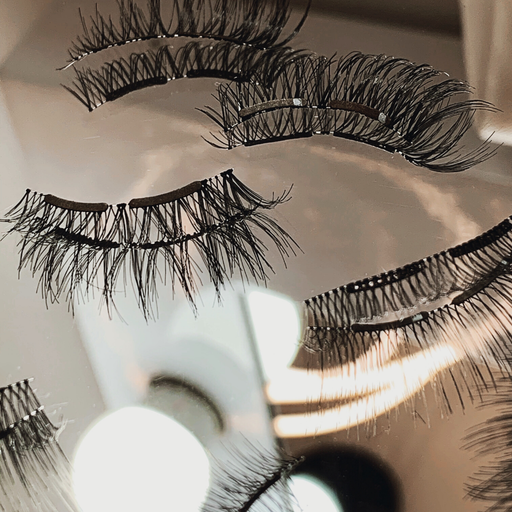 DIY-Lash-Extensions
