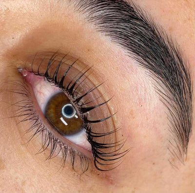 3 Tips for Eyelash Extension Application for Curly Lashes