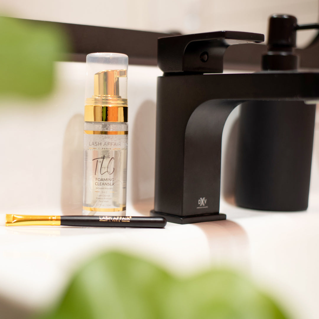 Foaming, eyelash extension safe cleanser by sin
