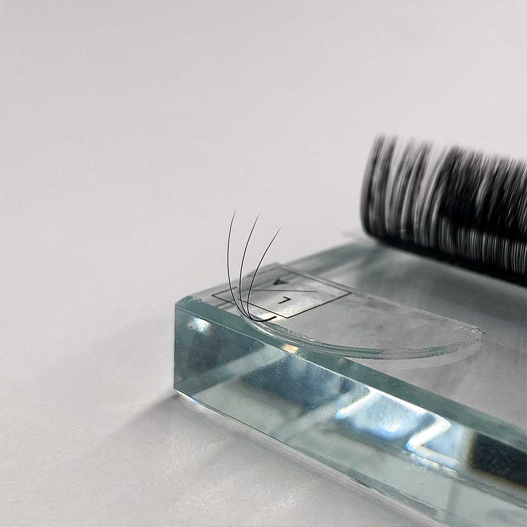 M Curl Lash on Lash Affair Eyelash Extension Tray
